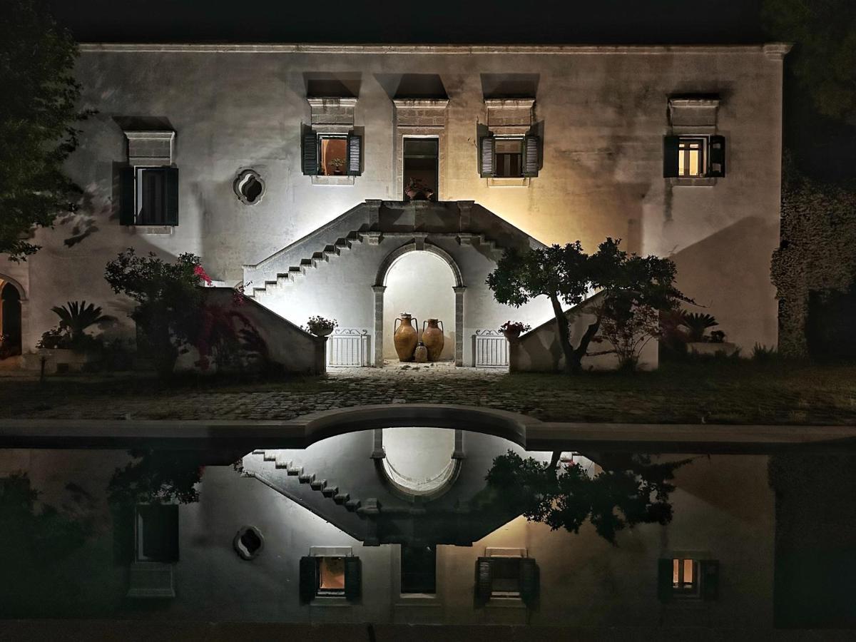 Villa Encantamiento - Dimora Gelsomino - Masseria Storica Nel Cuore Della Puglia Con Piscina Latiano Bagian luar foto